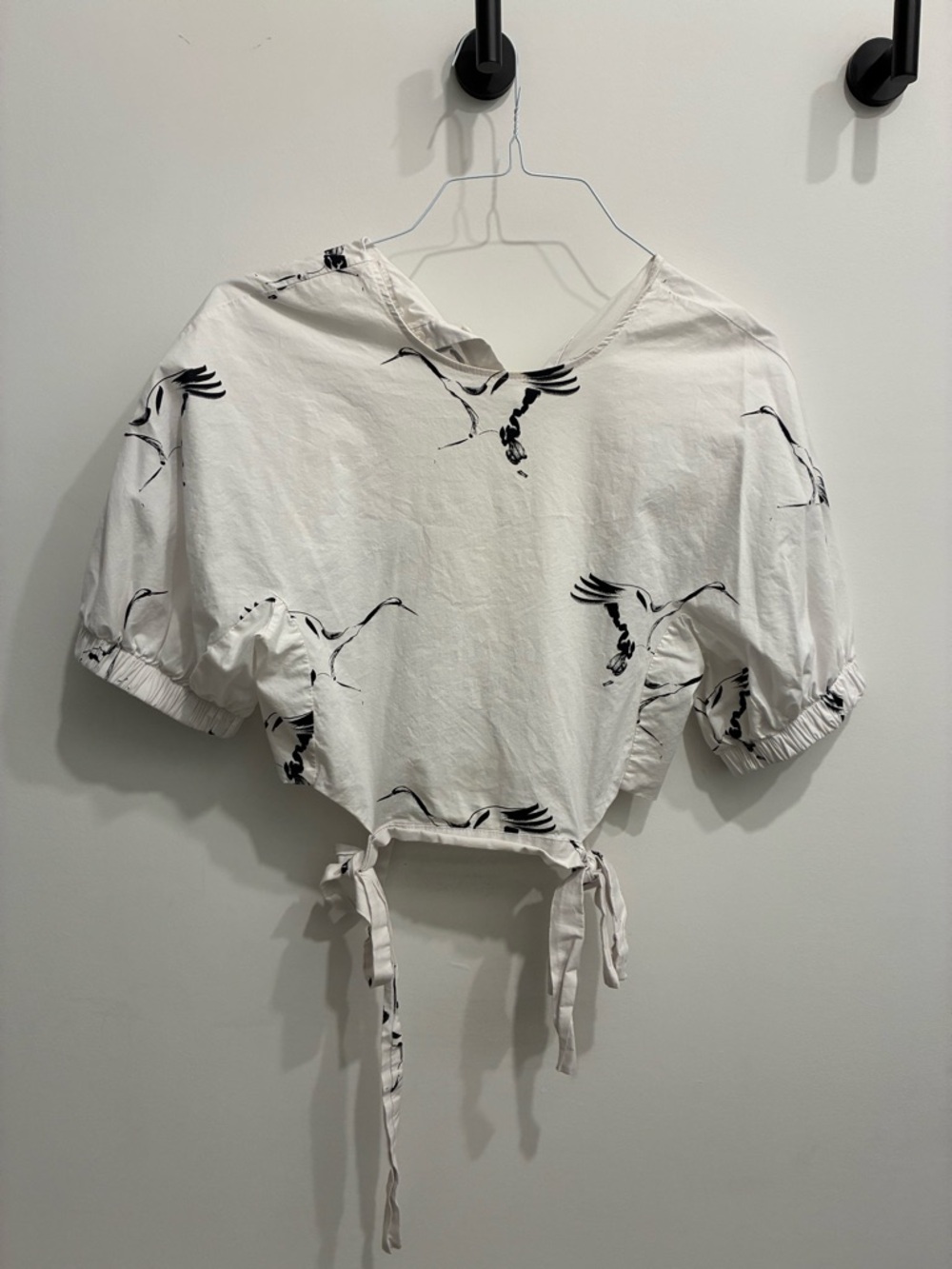 SHEIN White Crop Top with Black Bird Print and Tie Hem